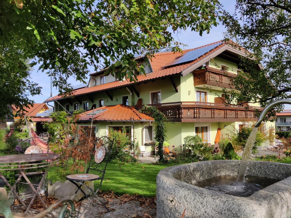 Pension Holzapfel แซงต์ท กิอร์เกน อิม อัทเทอร์เกา ภายนอก รูปภาพ
