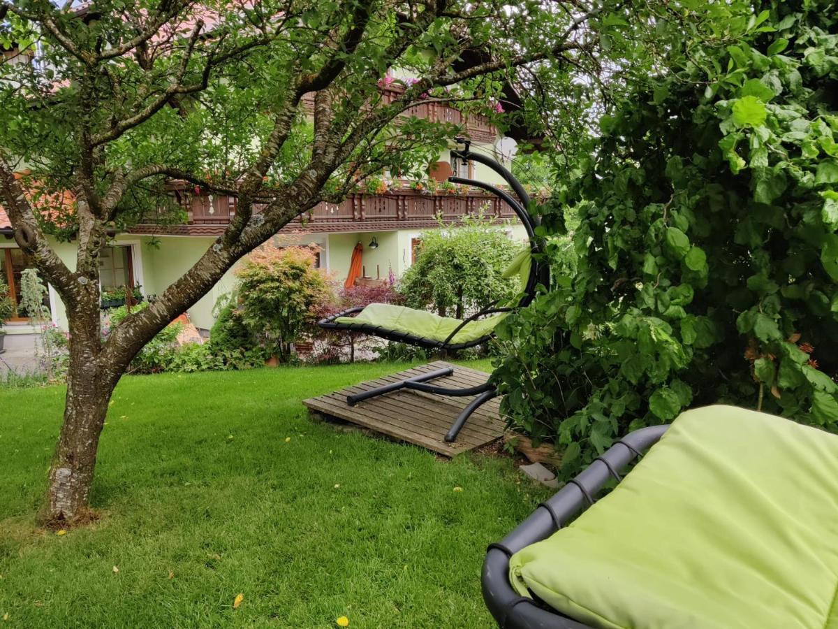 Pension Holzapfel แซงต์ท กิอร์เกน อิม อัทเทอร์เกา ภายนอก รูปภาพ