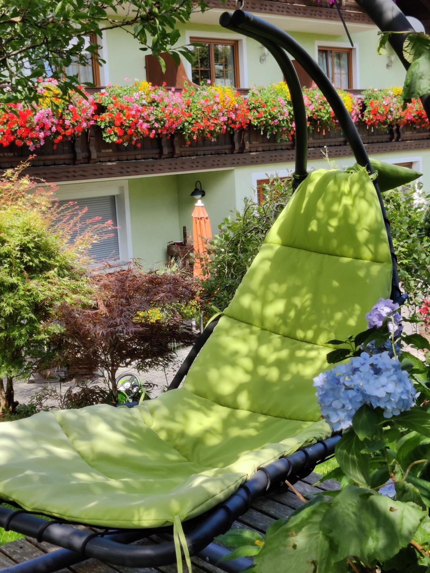 Pension Holzapfel แซงต์ท กิอร์เกน อิม อัทเทอร์เกา ภายนอก รูปภาพ